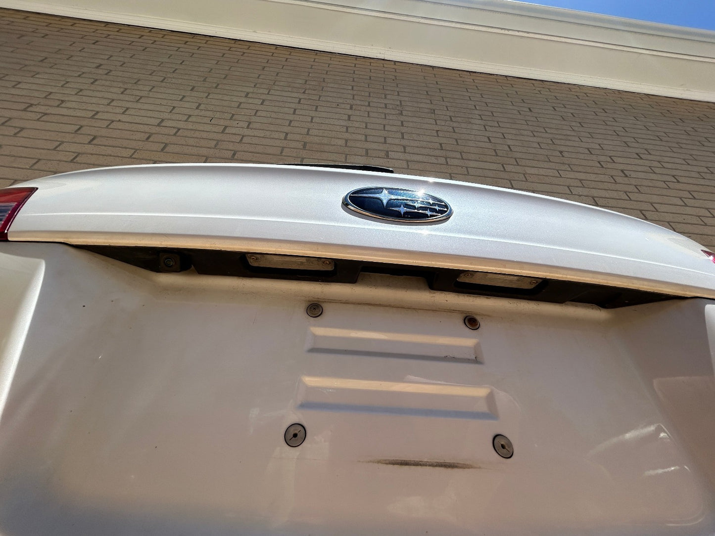10-14 Subaru Outback Liftgate With Camera Complete Satin White Pearl 37J OEM