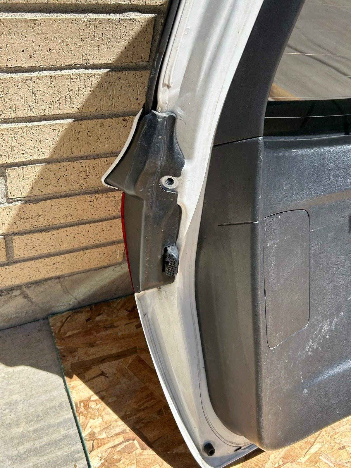 10-14 Subaru Outback Liftgate With Camera Complete Satin White Pearl 37J OEM