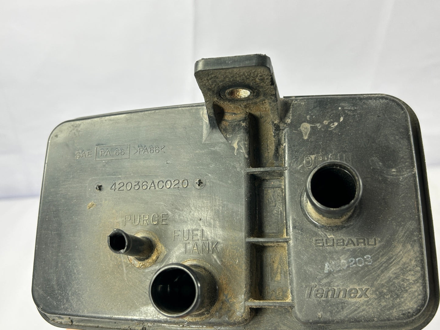 98-04 Subaru Legacy Outback Fuel Evaporator Charcoal Canister OEM 42036AC020
