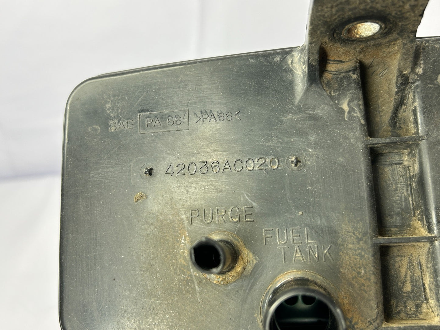 98-04 Subaru Legacy Outback Fuel Evaporator Charcoal Canister OEM 42036AC020