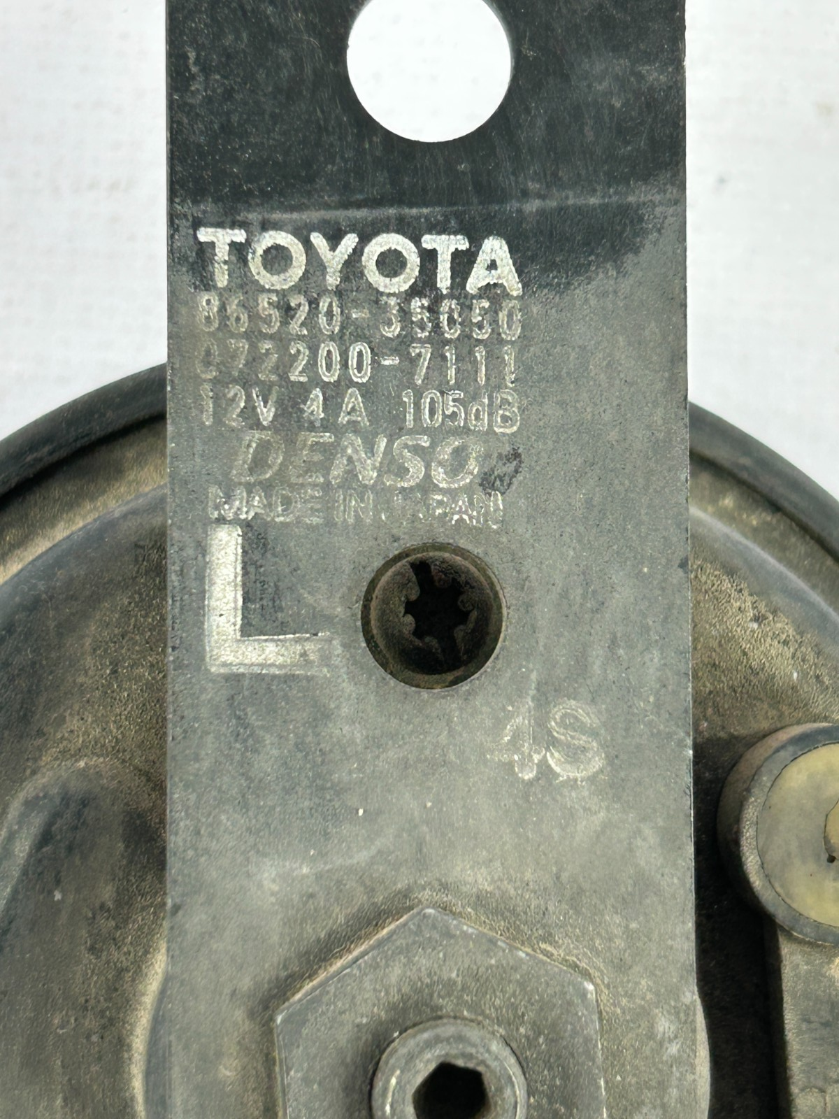 1991-1998 Toyota 4Runner Low Pitch Note Tone Horn OEM 86520-35050