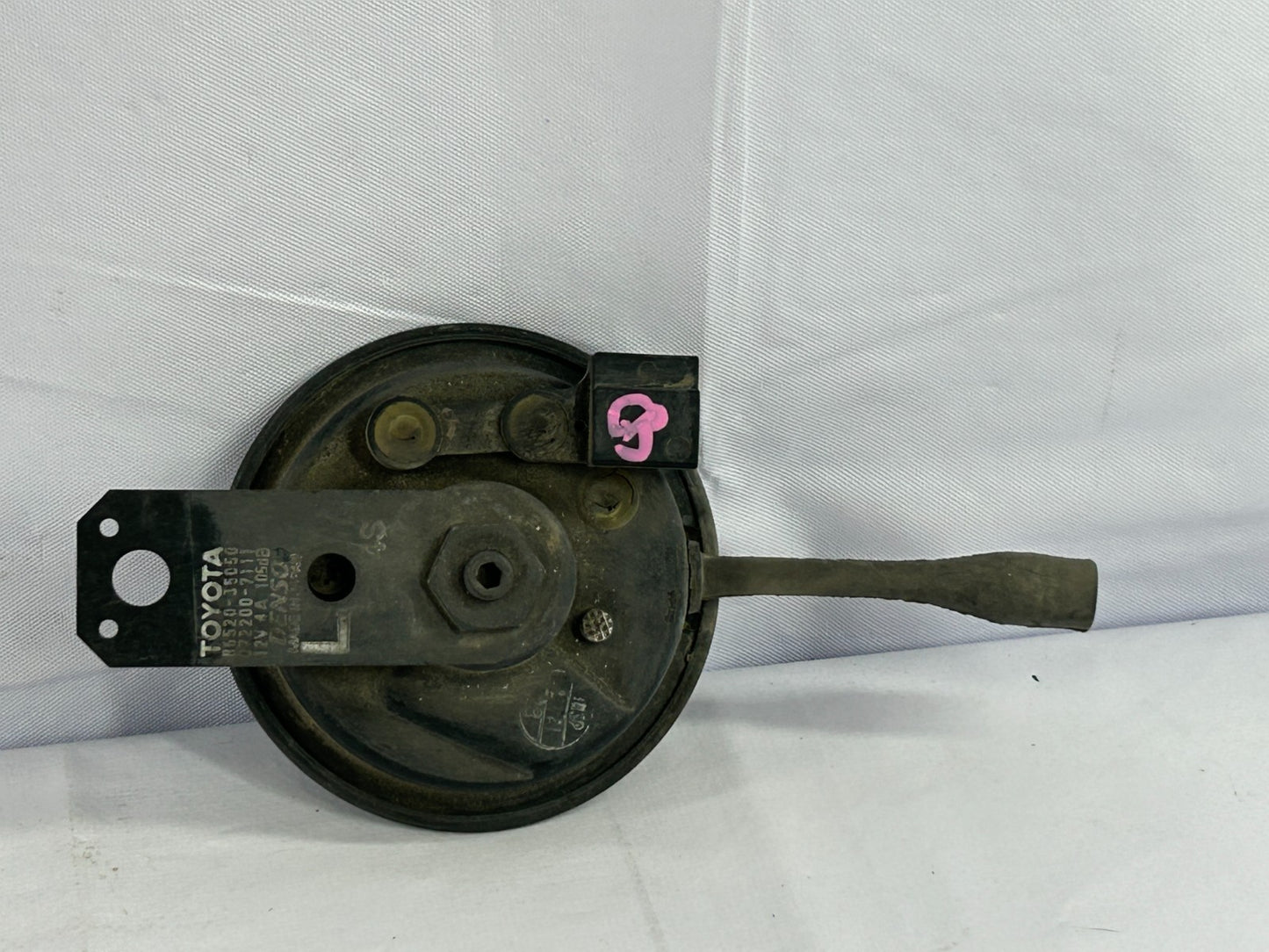 1991-1998 Toyota 4Runner Low Pitch Note Tone Horn OEM 86520-35050