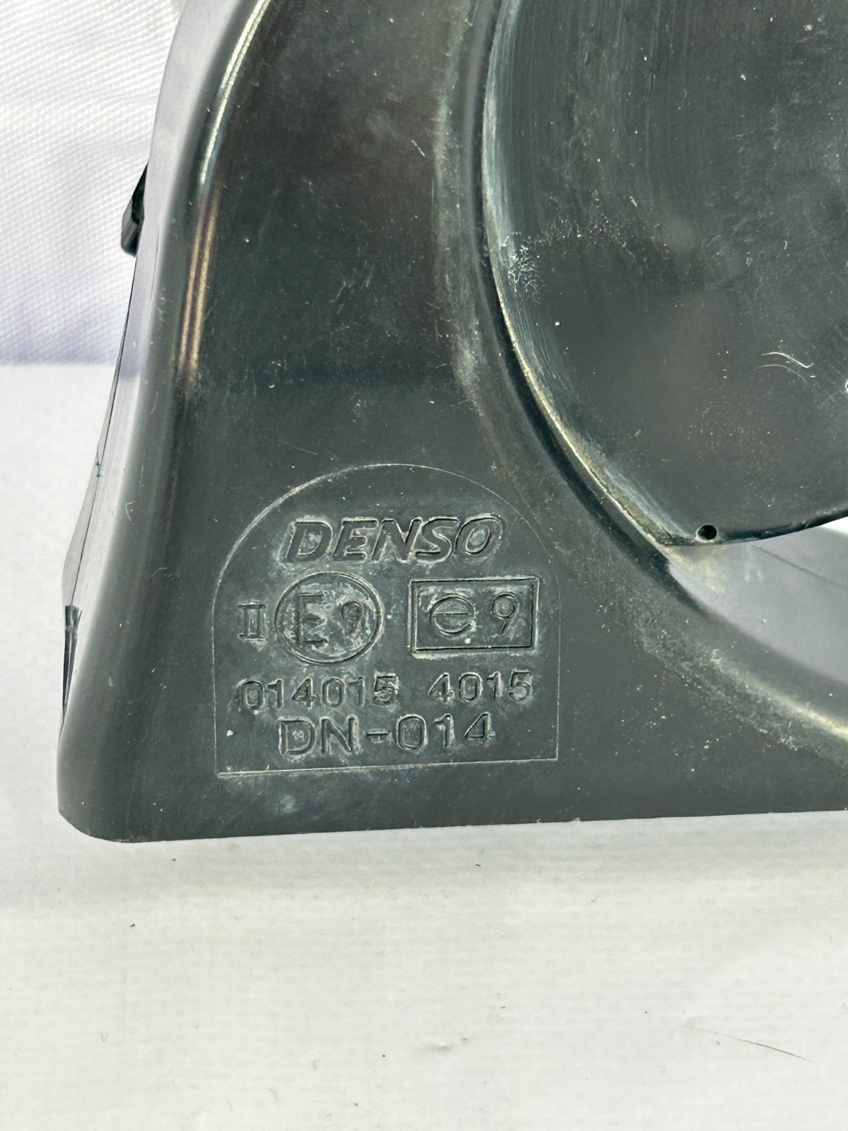 2001-2005 Toyota Sequoia High Pitch Note Tone Horn Assembly OEM 86510-0C020