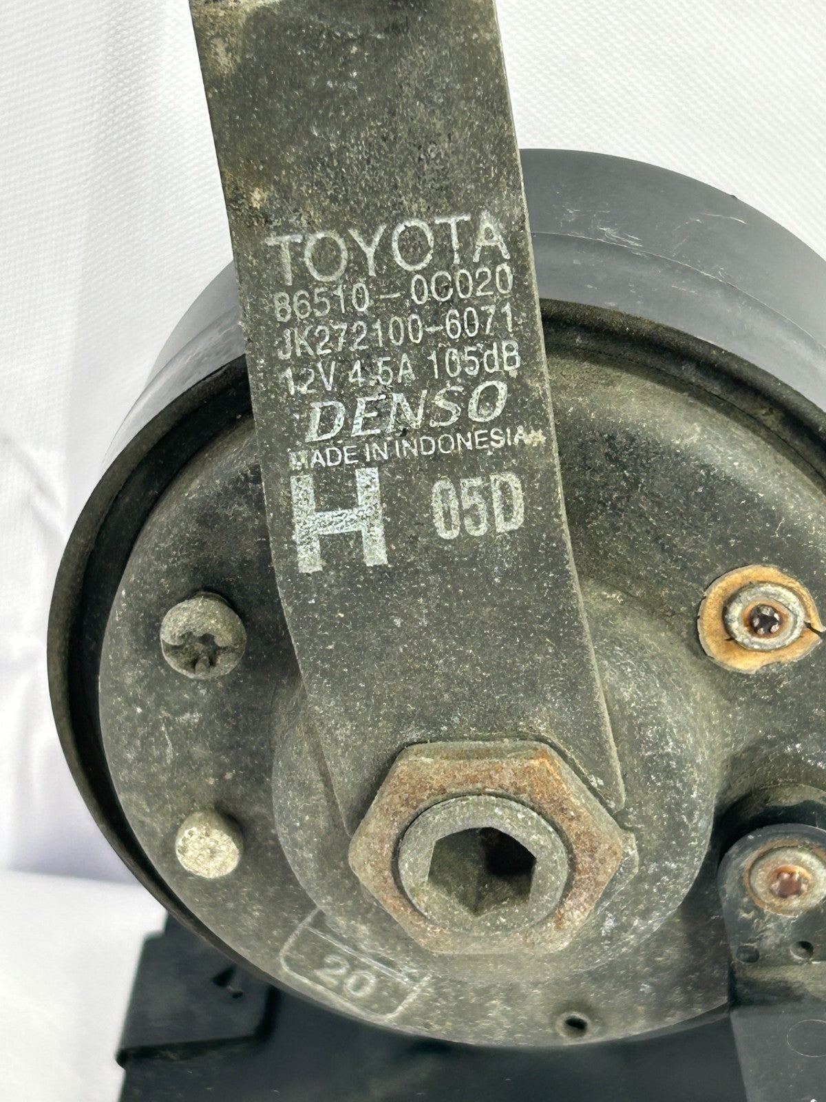 2001-2005 Toyota Sequoia High Note Pitch Horn Assembly OEM 86510-0C020