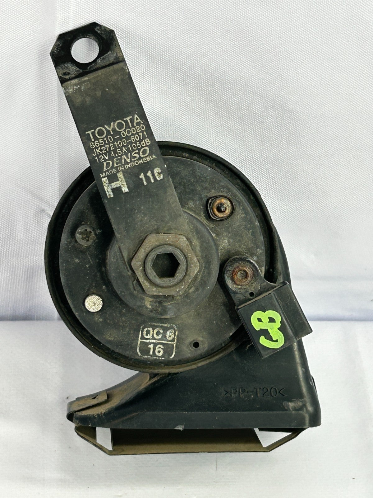 2001-2005 Toyota Sequoia High Pitch Note Horn Assembly OEM 86510-0C020