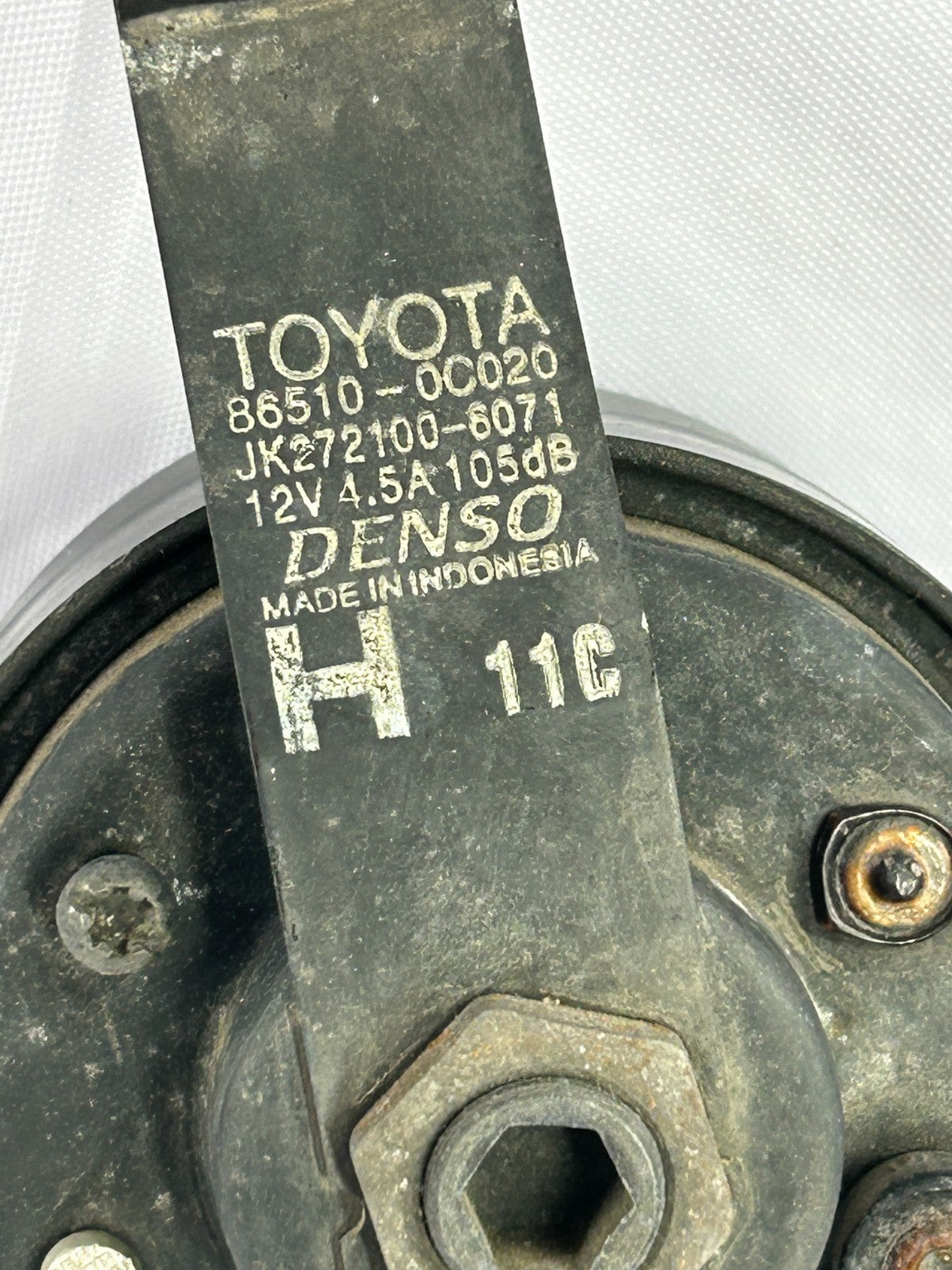 2001-2005 Toyota Sequoia High Pitch Note Horn Assembly OEM 86510-0C020