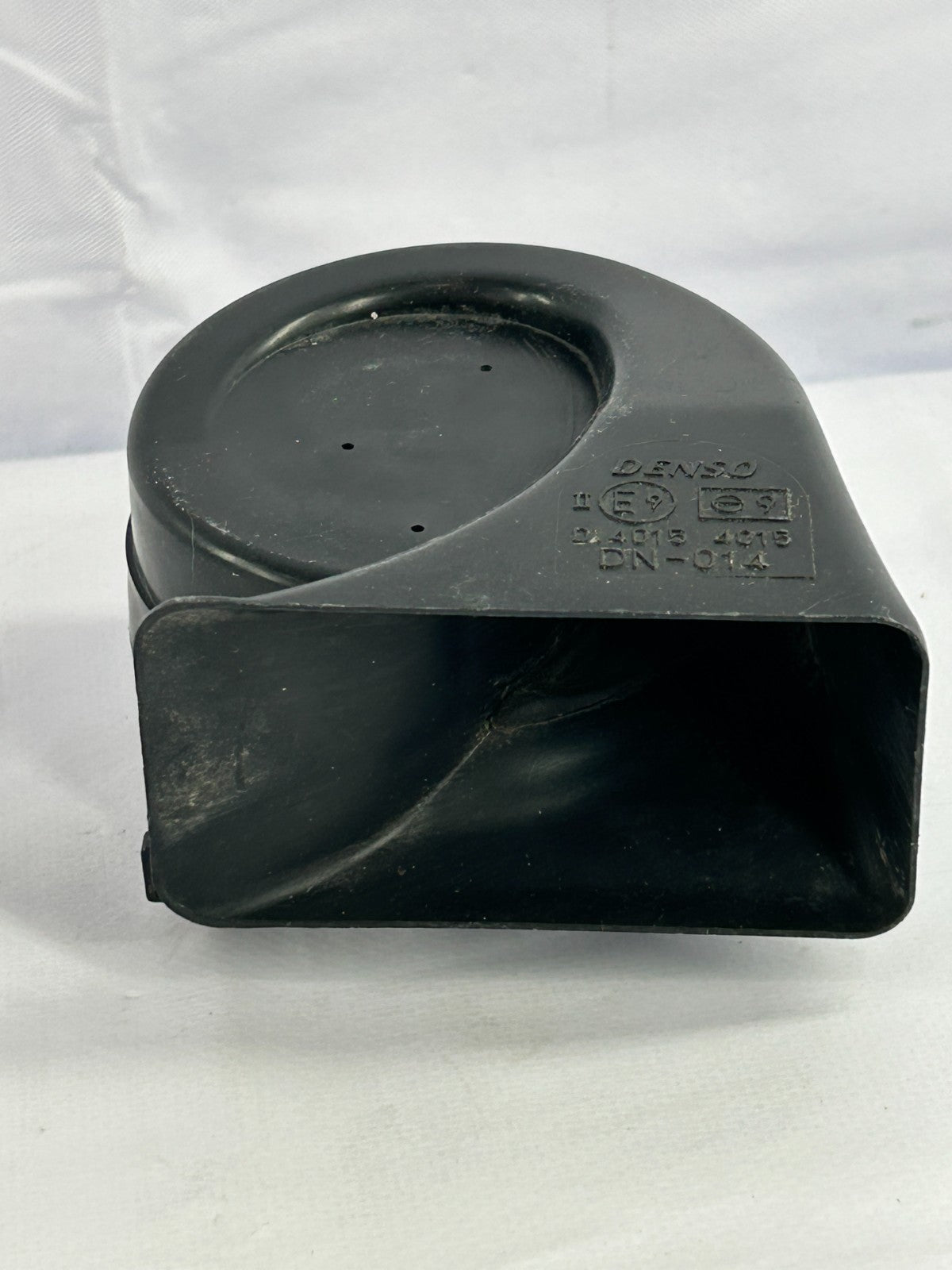 1999-2003 Lexus RX300 OEM Low Pitch Horn Alarm Siren Assembly OEM 86520-48010