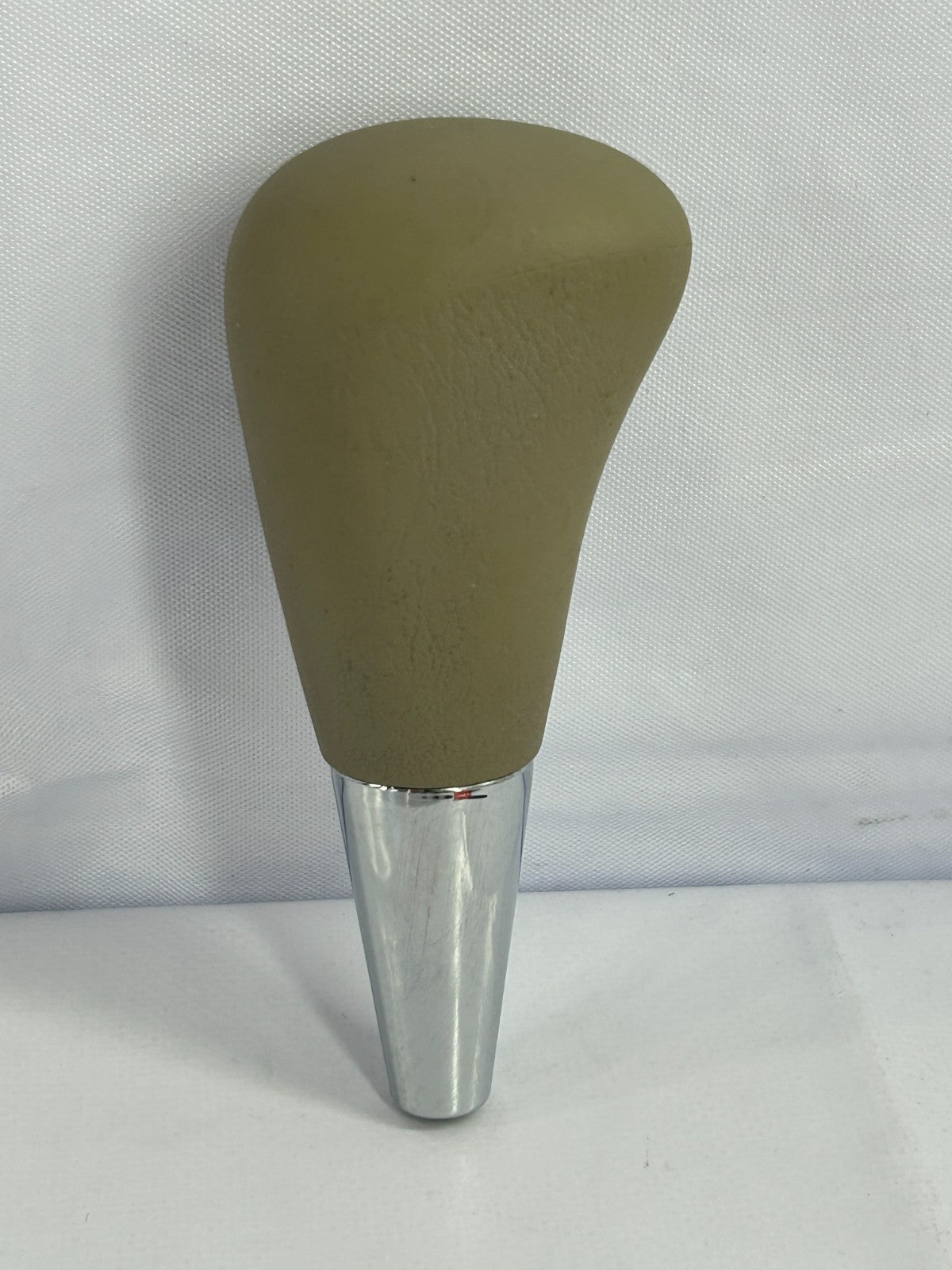 2004-2010 Toyota Sienna Center Gear Shiffter Shift Knob Beige OEM 33504-45010-B0
