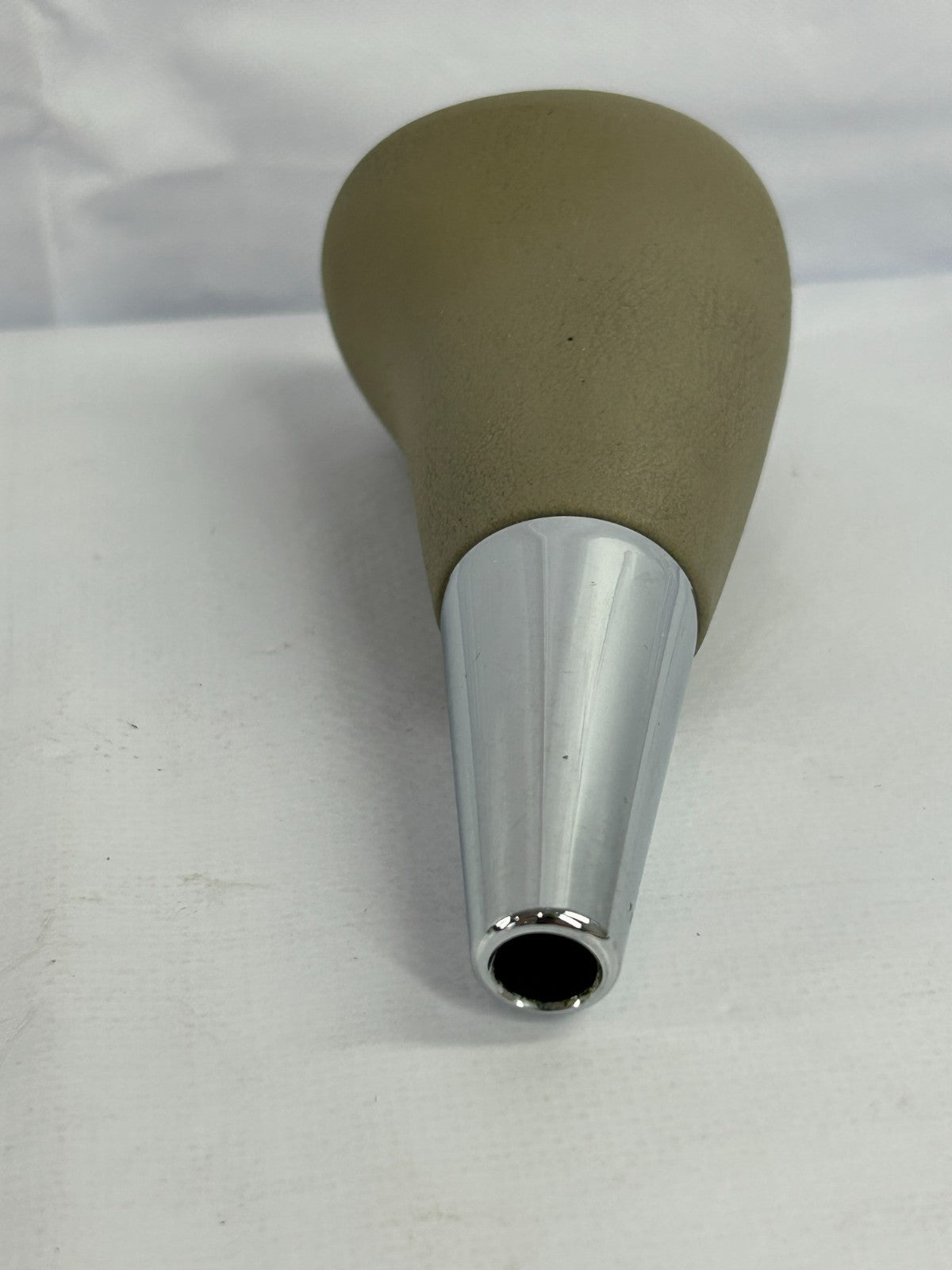 2004-2010 Toyota Sienna Center Gear Shiffter Shift Knob Beige OEM 33504-45010-B0