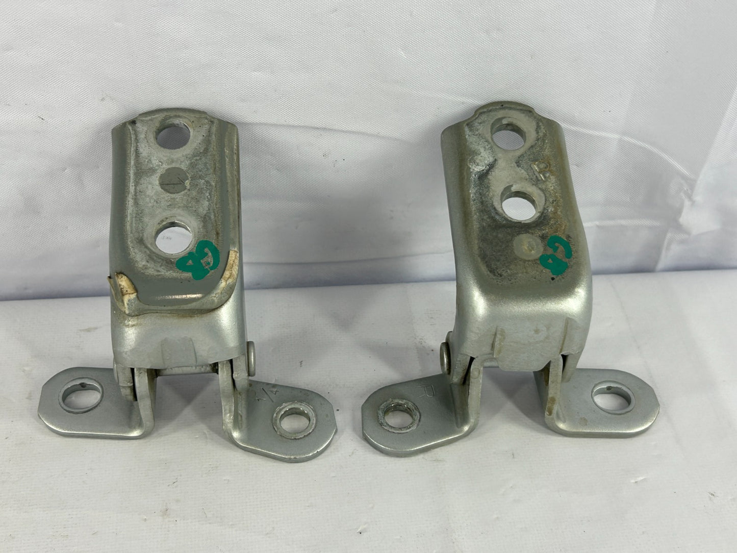 2003-2009 Toyota 4Runner Front Right Passenger Door Hinge Set OEM 68710-35031