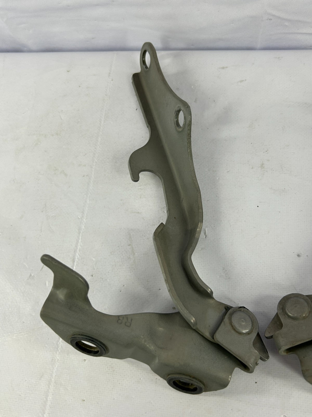 2001-2007 Toyota Sequoia Front Left Right Hood Hinge Set Gray OEM 53420-0C010
