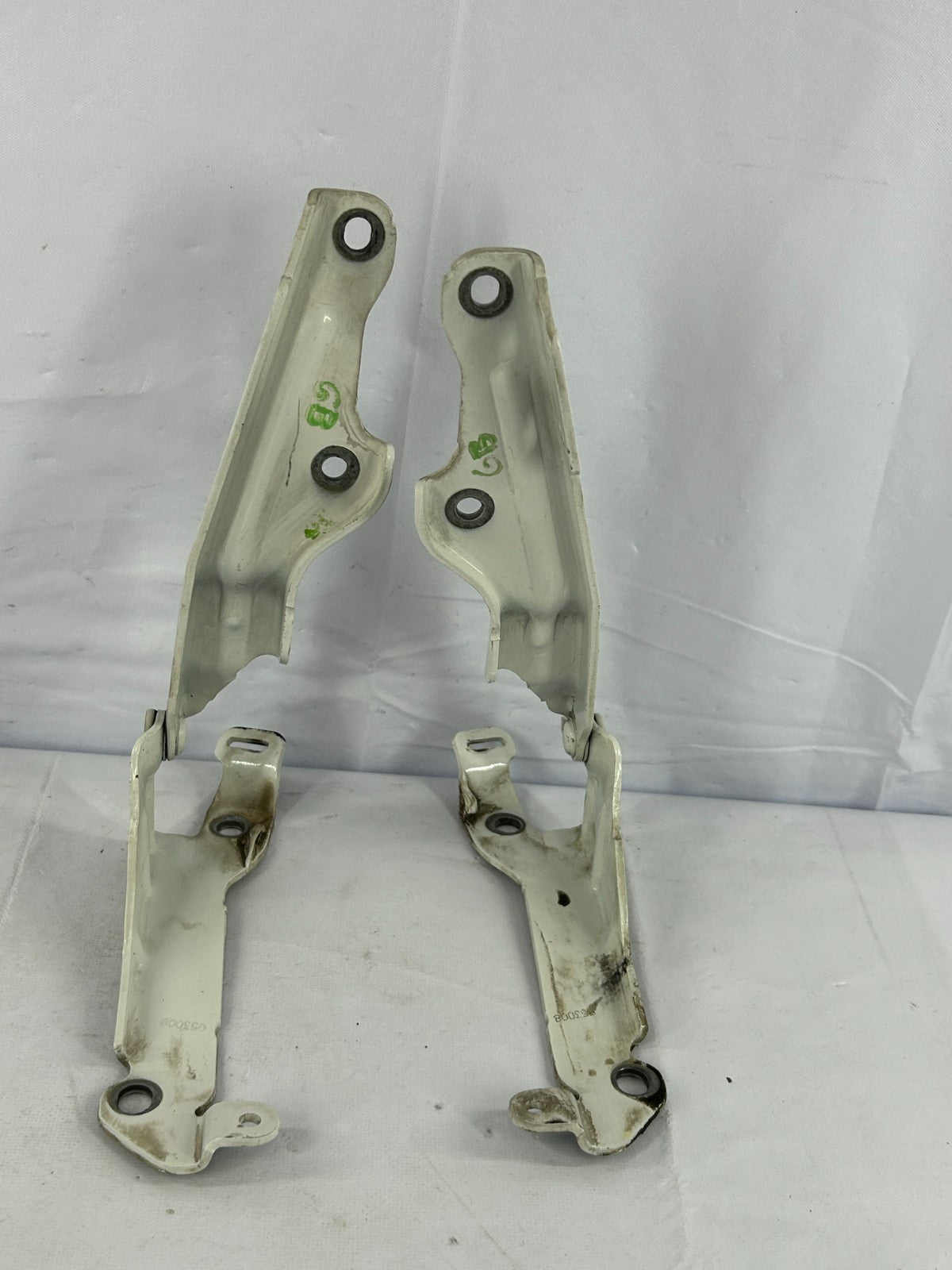 05-09 Subaru Outback Front Left & Right Hood Hinge Set White OEM 57260AG04A9P