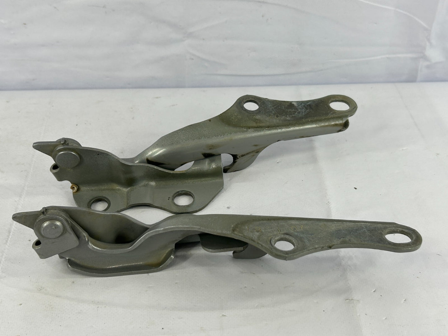 2001-2007 Toyota Sequoia Front Left/Right Hood Hinge Set Gray OEM 53420-0C010