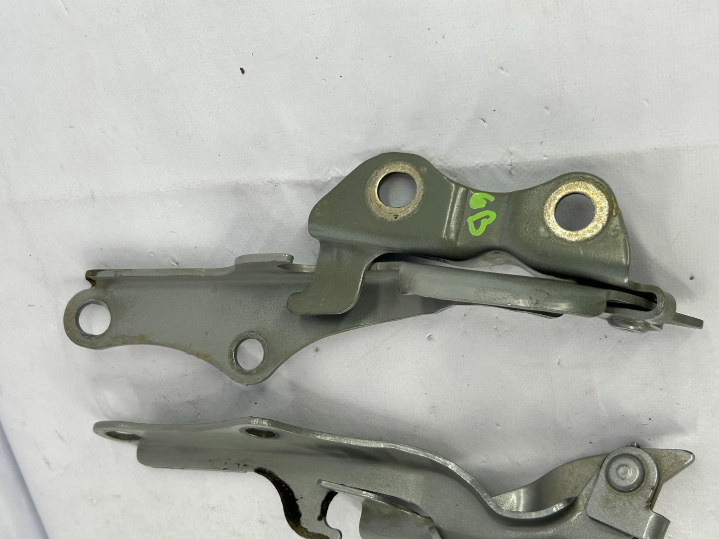 2001-2007 Toyota Sequoia Front Left/Right Hood Hinge Set Gray OEM 53420-0C010