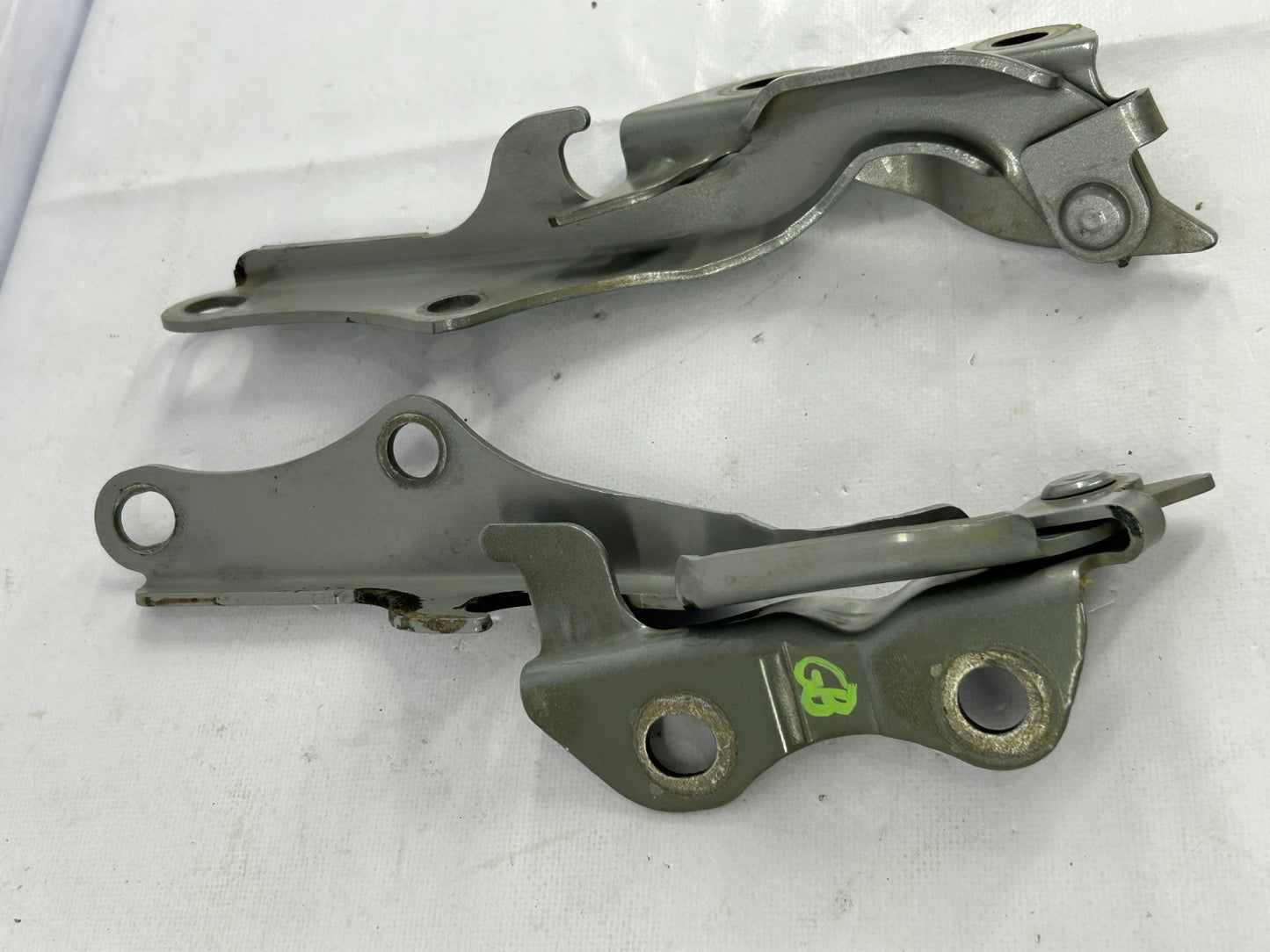 2001-2007 Toyota Sequoia Front Left/Right Hood Hinge Set Gray OEM 53420-0C010