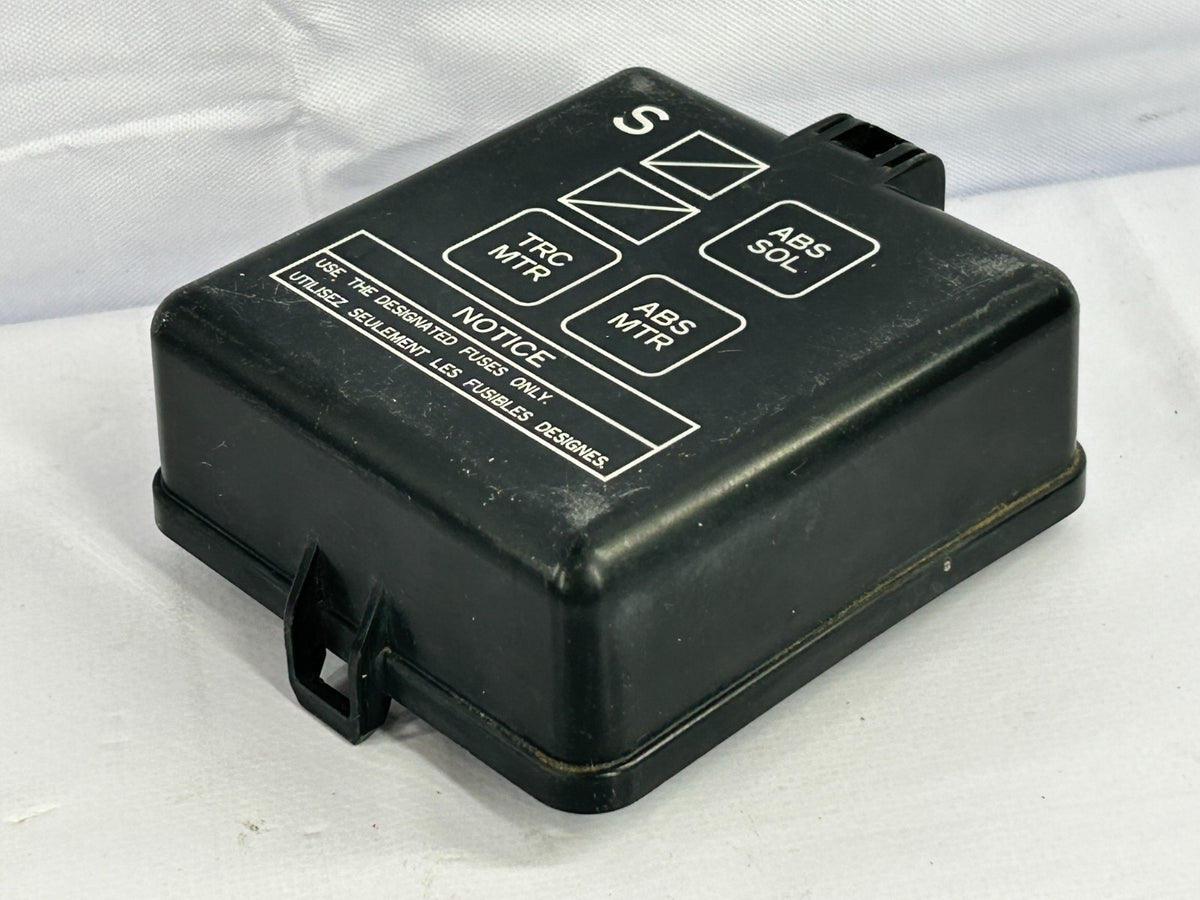 1998-2002 Toyota 4Runner Engine Fuse Relay Box Top Cover Lid OEM 82663-35070
