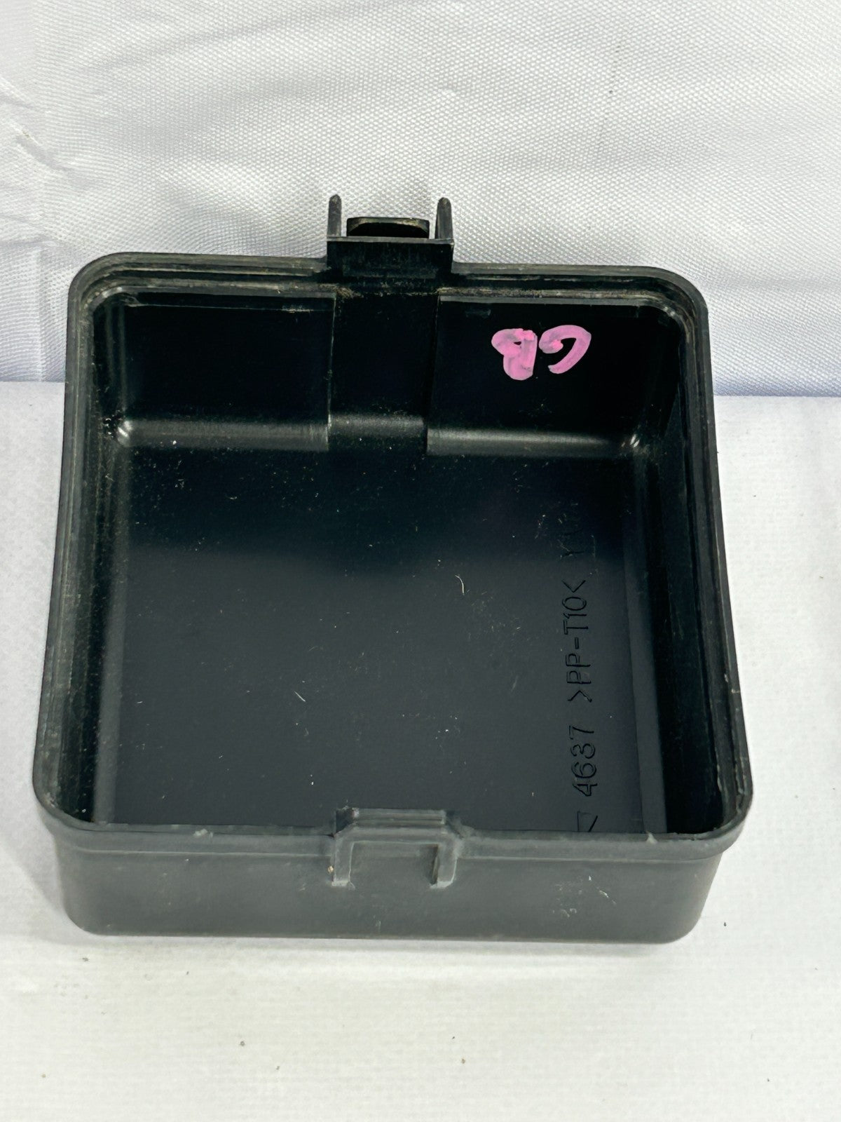 1998-2002 Toyota 4Runner Engine Fuse Relay Box Top Cover Lid OEM 82663-35070