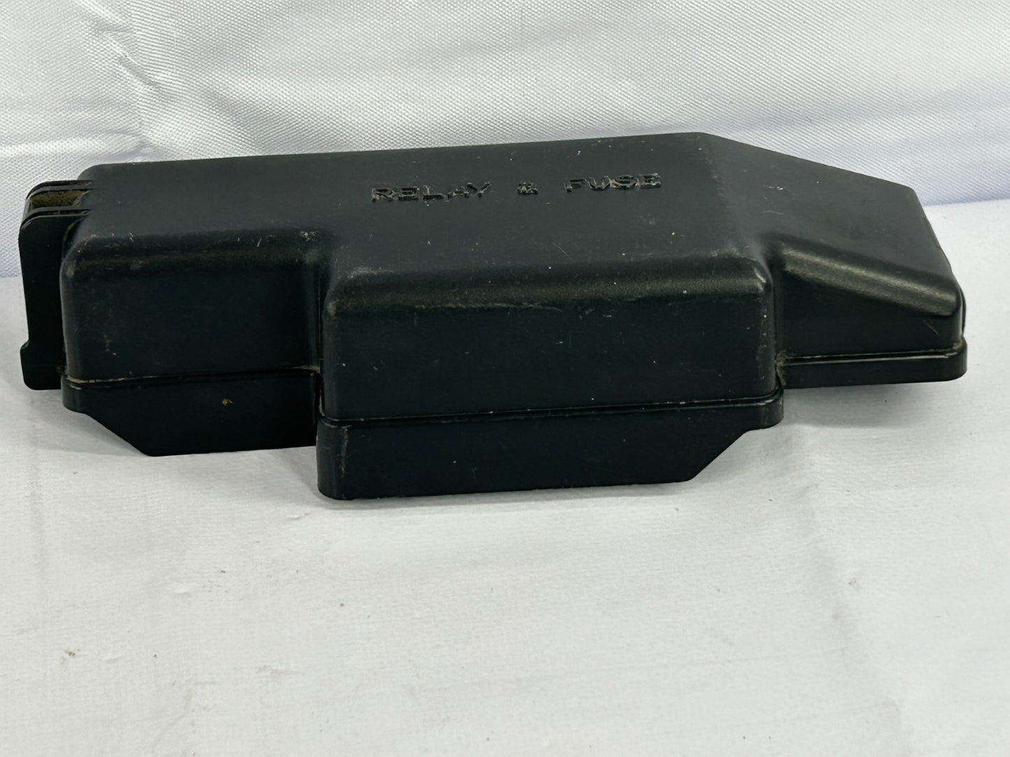 2001-2003 Toyota Sienna CE Relay Junction Fuse Box Cover Upper Lid OEM