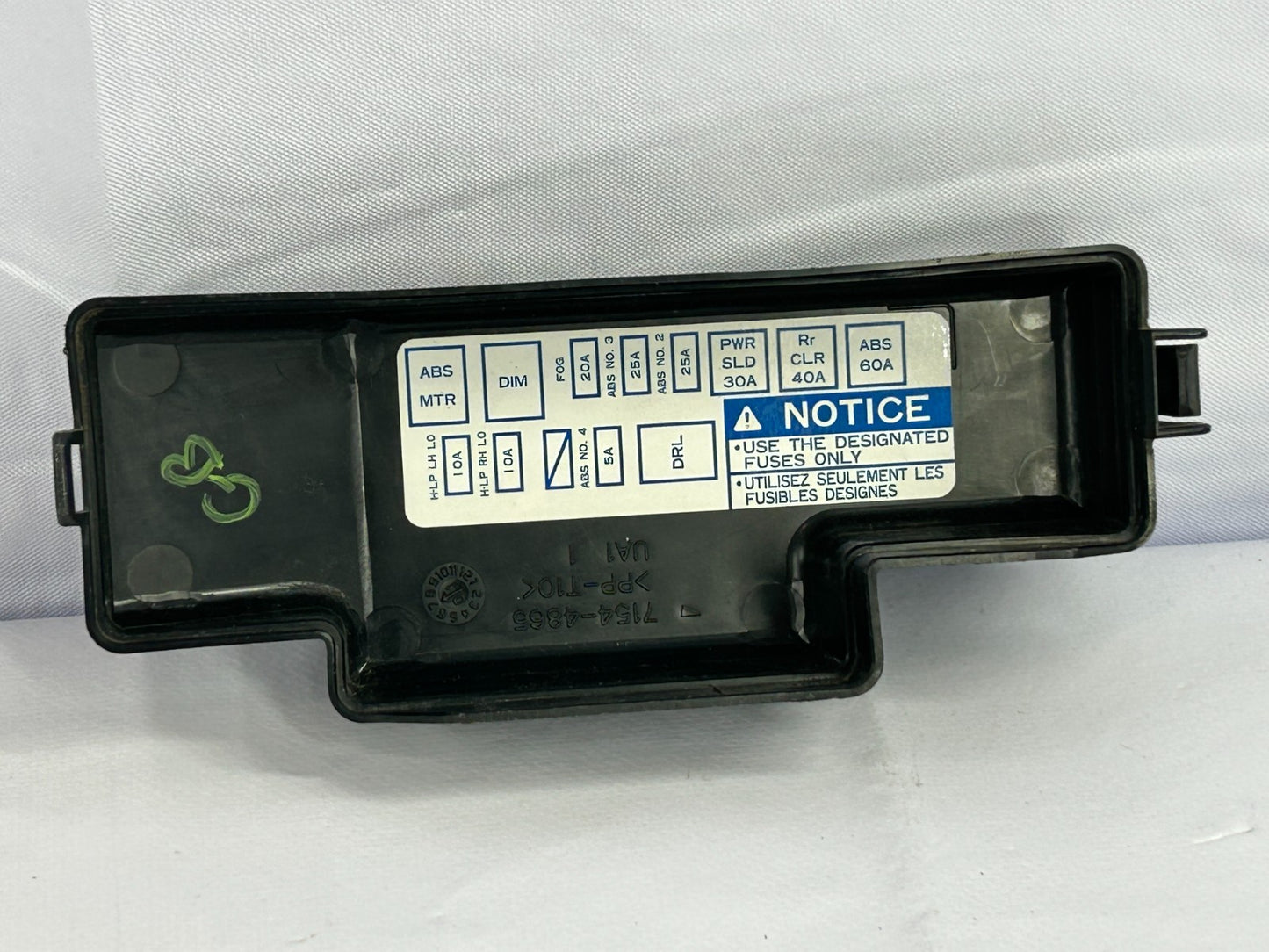 2001-2003 Toyota Sienna CE Relay Junction Fuse Box Cover Upper Lid OEM