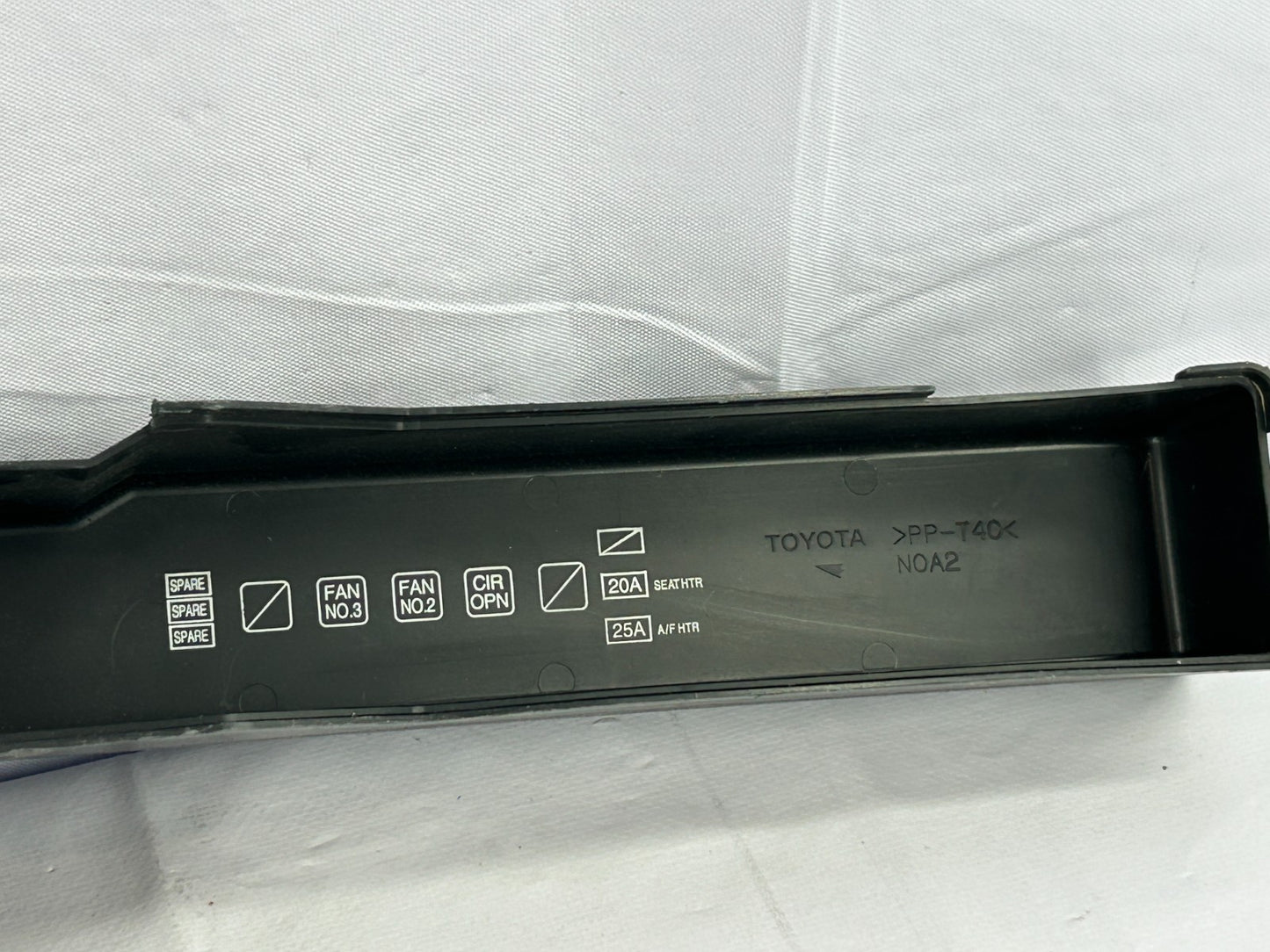1998-2003 Toyota Sienna Fuse Relay Box Junction Block Cover Lid OEM 82674-06010