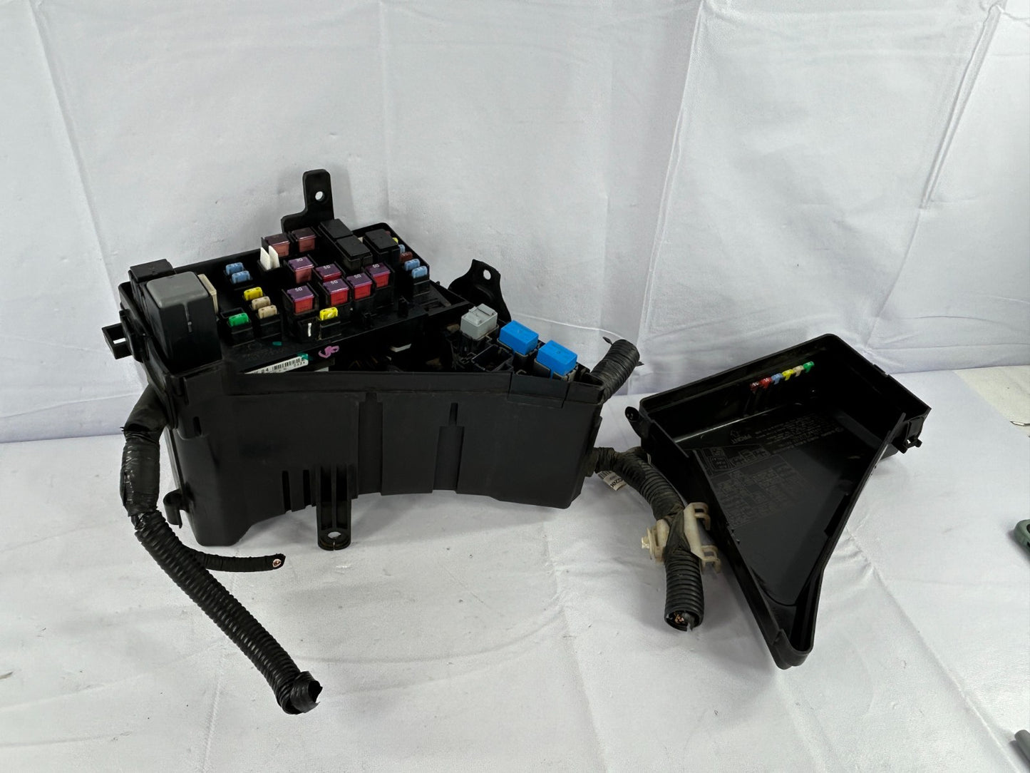2007-2008 Subaru Outback Engine Fuse Relay Junction Box Panel OEM 82290AG00B