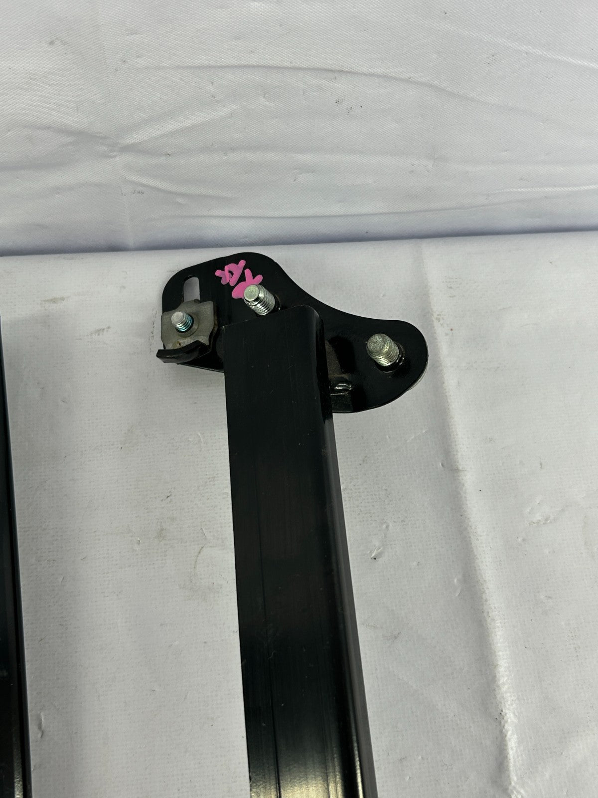 05-09 Subaru Outback Front Right Door Window Sash Track Set of 2 OEM 61240AG100
