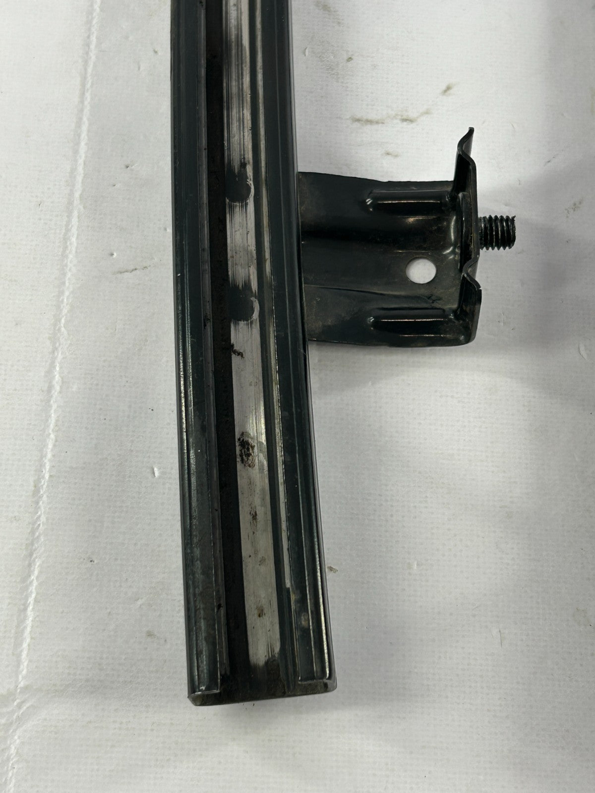 05-09 Subaru Outback Front Right Door Window Sash Track Set of 2 OEM 61240AG100