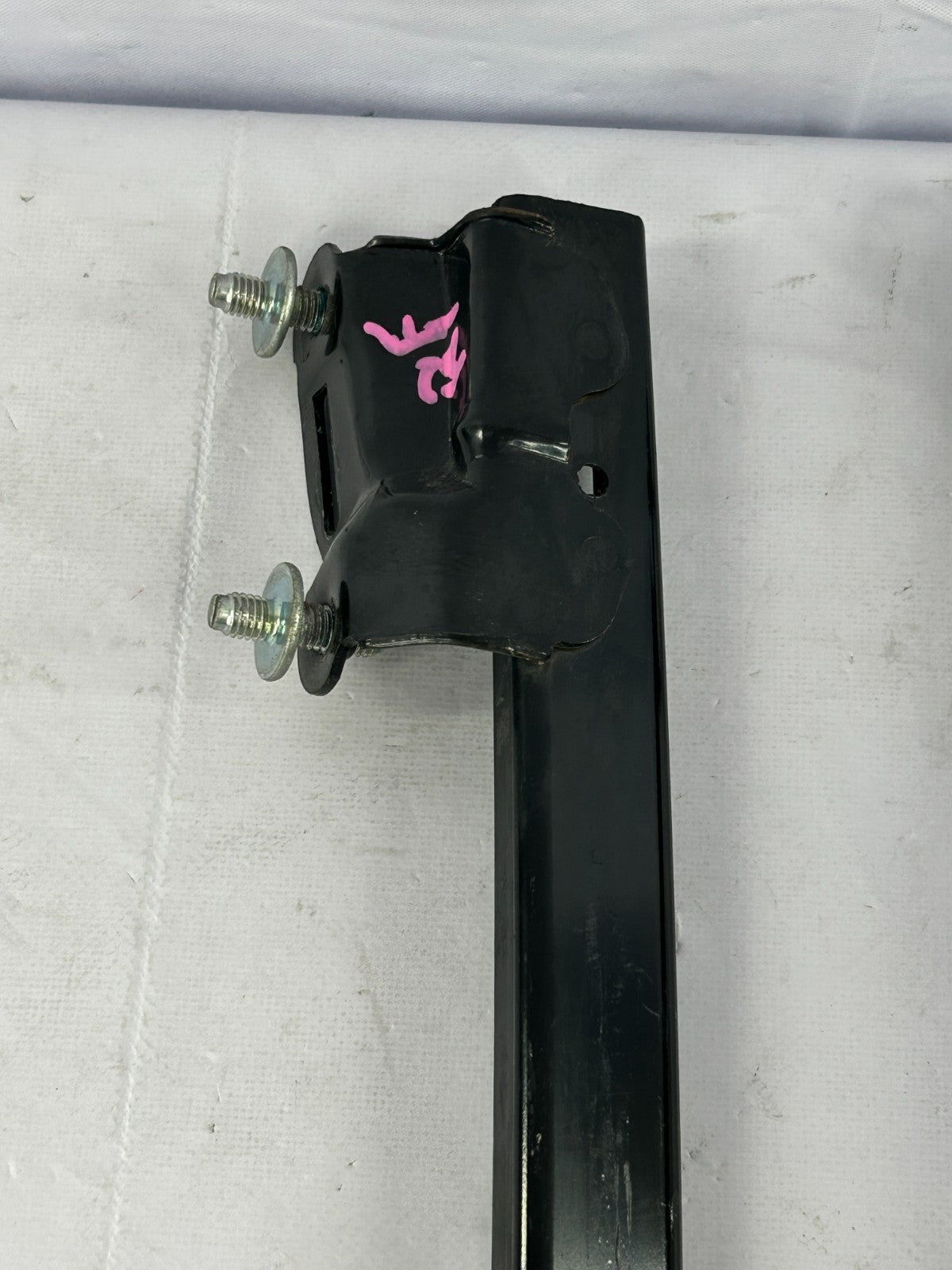 05-09 Subaru Outback Front Right Door Window Sash Track Set of 2 OEM 61240AG100