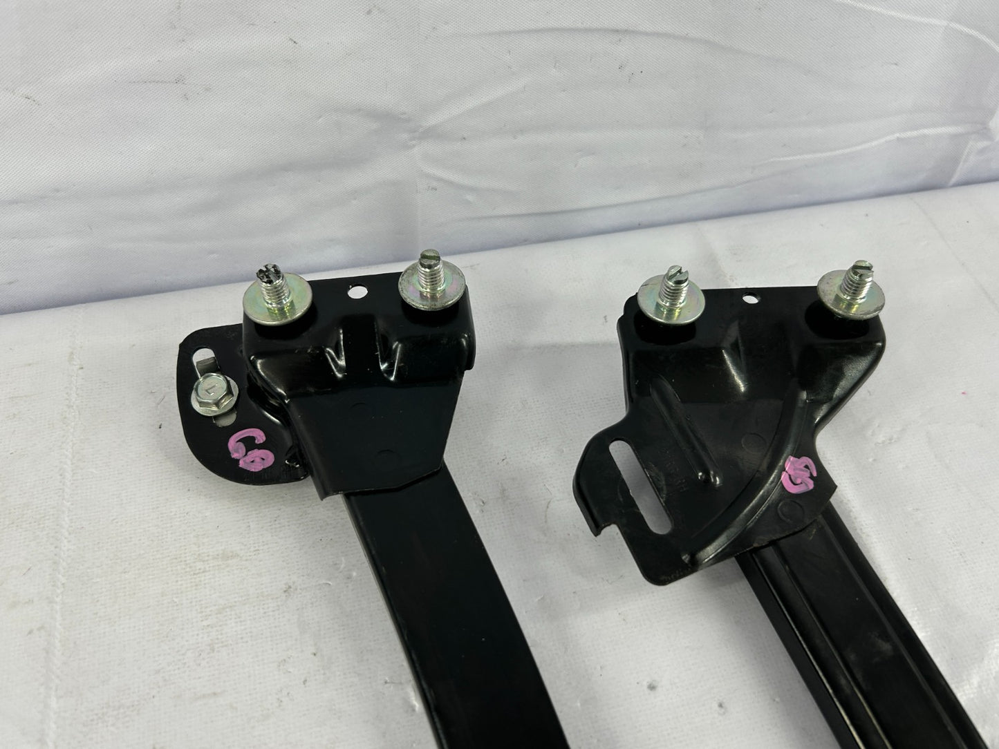 05-09 Subaru Outback Rear Right Door Window Sash Track Set of 2 OEM 62240AG120