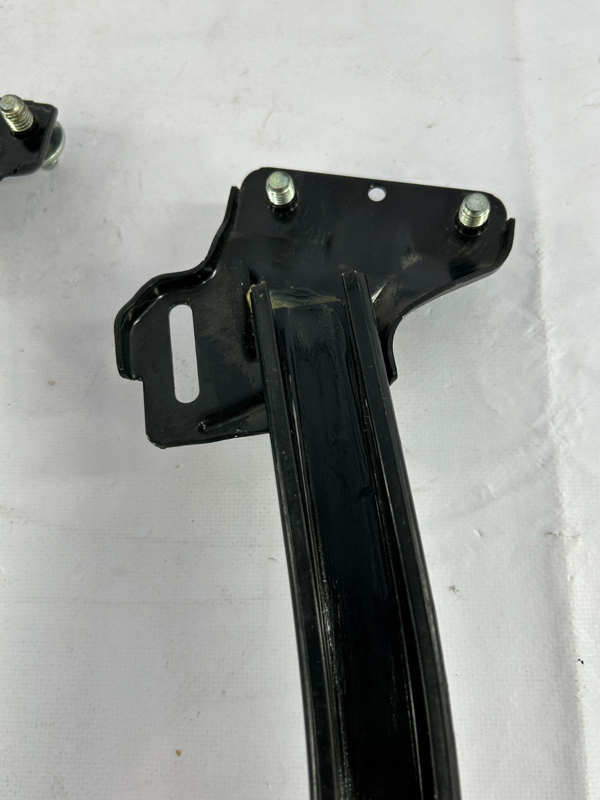 05-09 Subaru Outback Rear Left Door Window Guide Track Set of 2 OEM 62240AG130