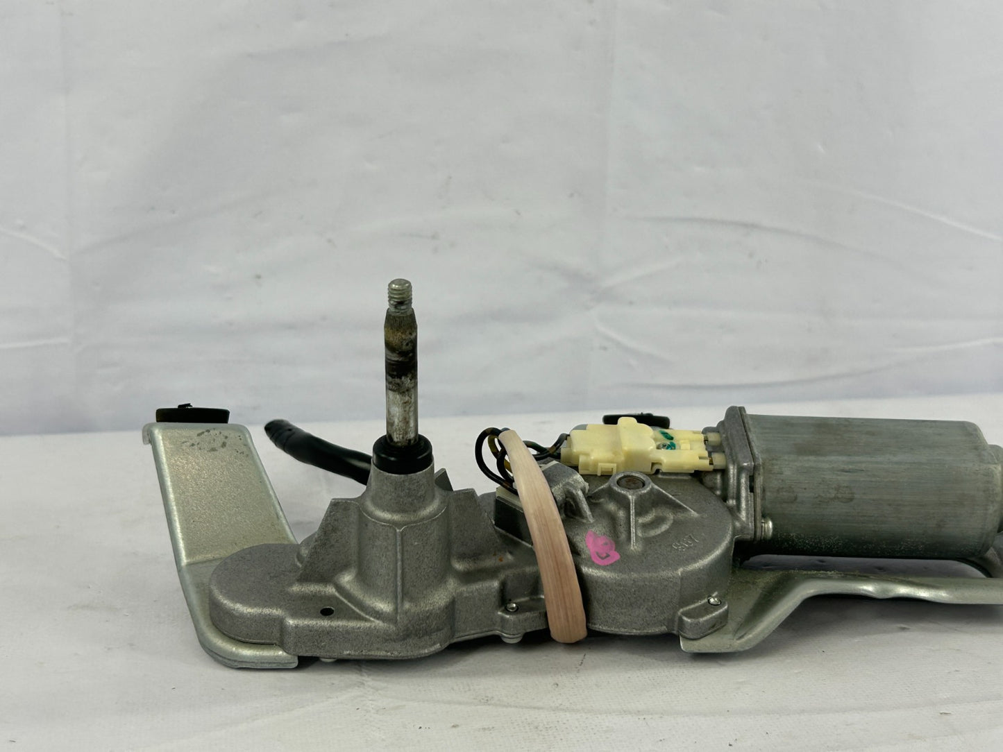 2005-2009 Subaru Outback Rear Windshield Wiper Motor Assembly OEM 86510AG15B