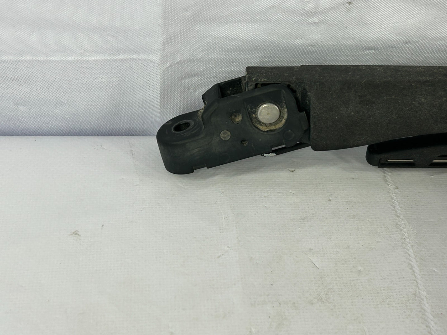 2005-2009 Subaru Outback Rear Windshield Wiper Arm With Blade OEM 86532AG09C