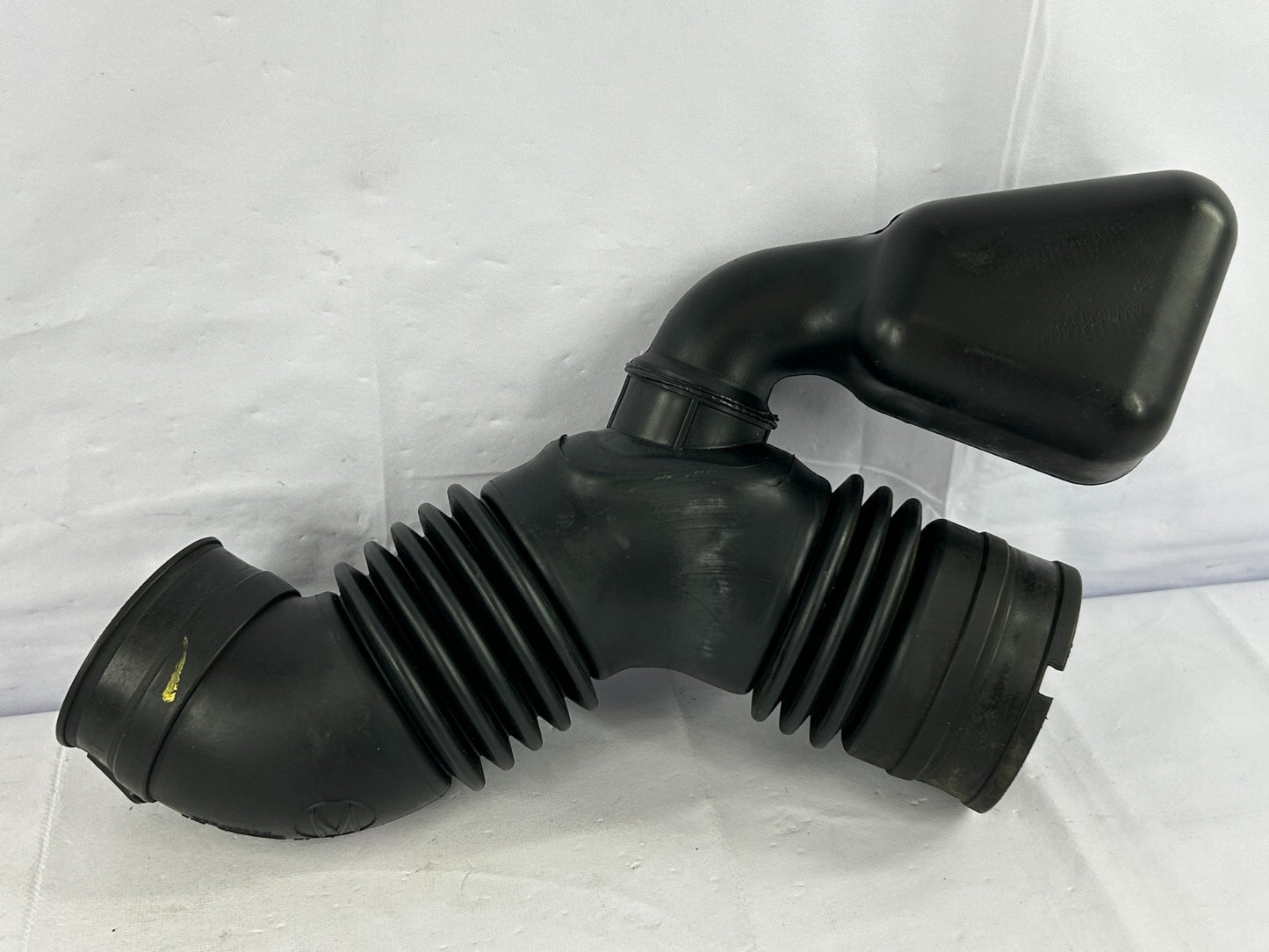 2005-2009 Subaru Outback Air Intake Duct Hose Pipe with Resonator OEM 14457AA45A