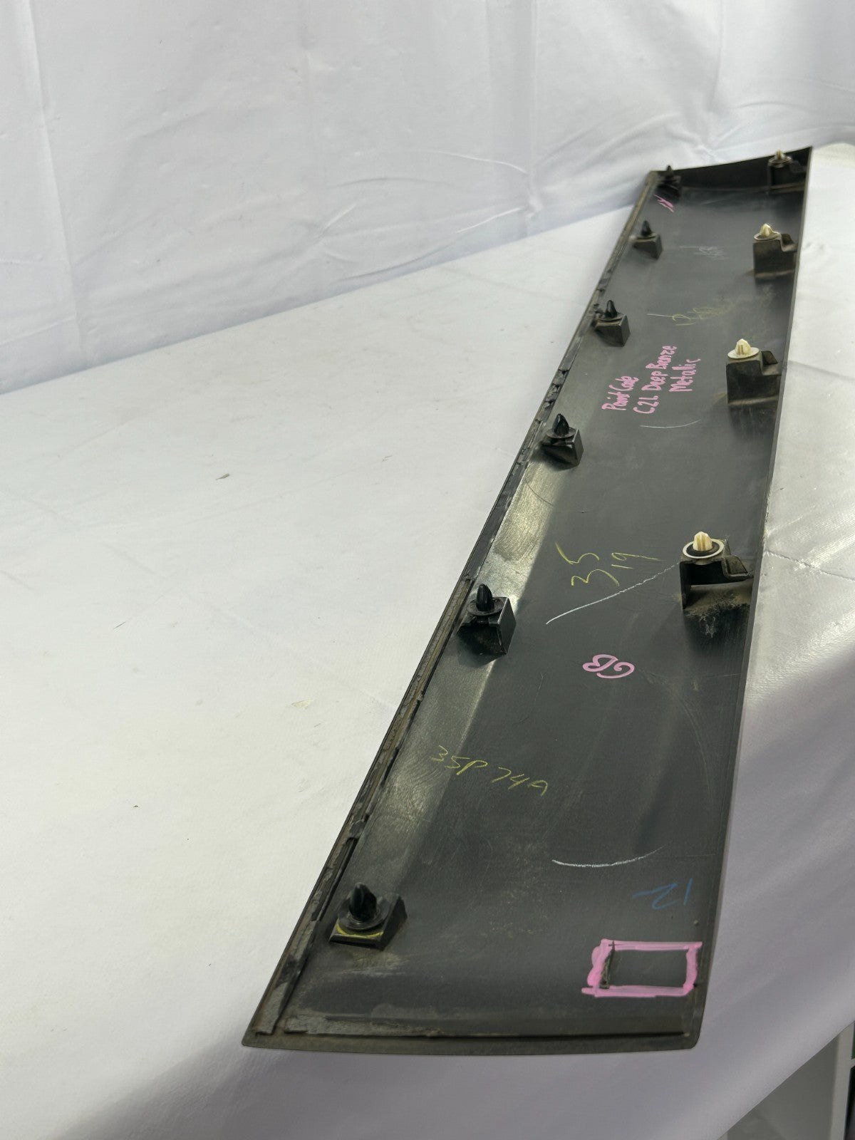 2005-2009 Subaru Legacy Outback Front Right Door Lower Molding C2L 91112AG28ANN