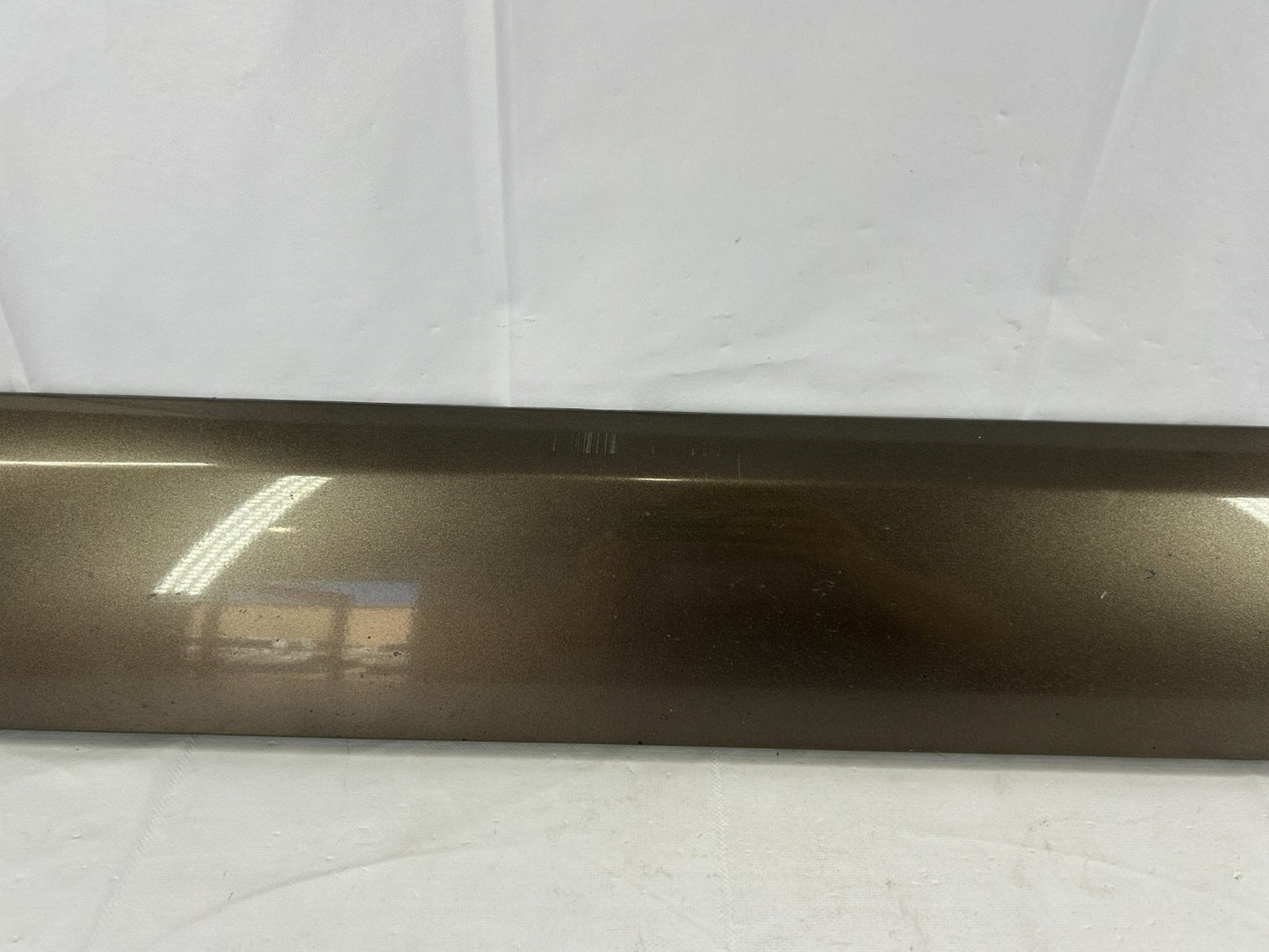 2005-2009 Subaru Legacy Outback Front Right Door Lower Molding C2L 91112AG28ANN