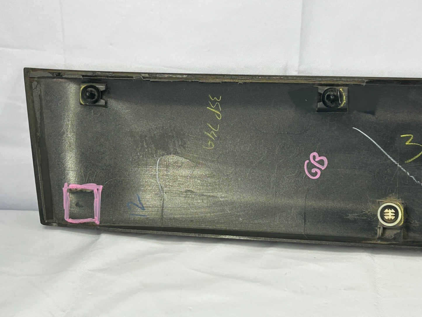 2005-2009 Subaru Legacy Outback Front Right Door Lower Molding C2L 91112AG28ANN
