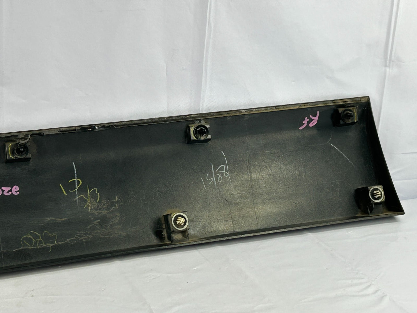2005-2009 Subaru Legacy Outback Front Right Door Lower Molding C2L 91112AG28ANN