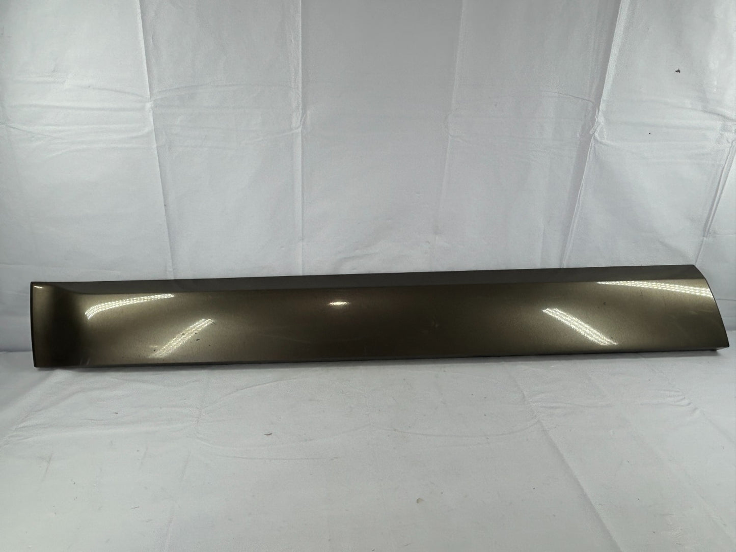 2005-2009 Subaru Legacy Outback Front Left Door Lower Molding C2L 91112AG29ANN