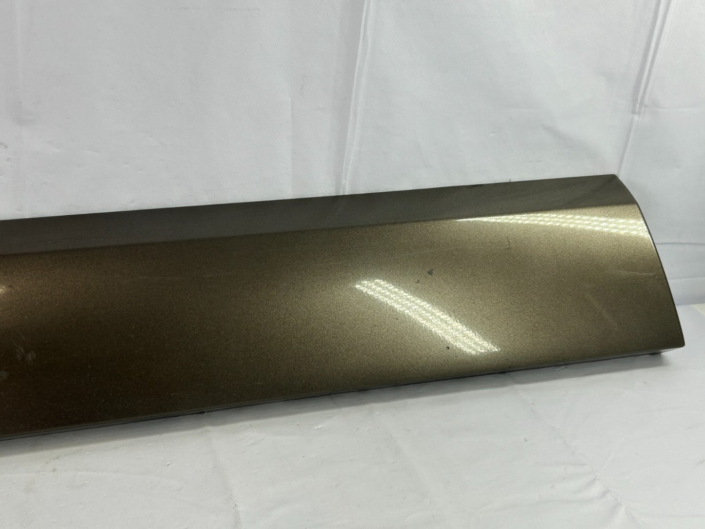 2005-2009 Subaru Legacy Outback Front Left Door Lower Molding C2L 91112AG29ANN