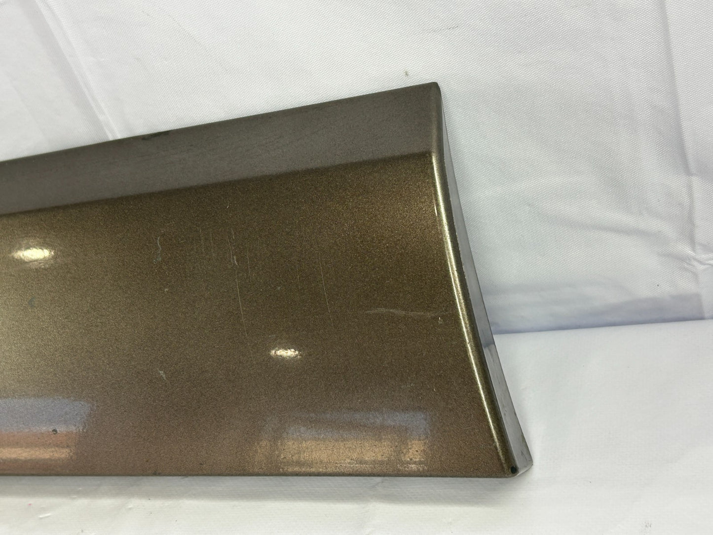 2005-2009 Subaru Legacy Outback Front Left Door Lower Molding C2L 91112AG29ANN