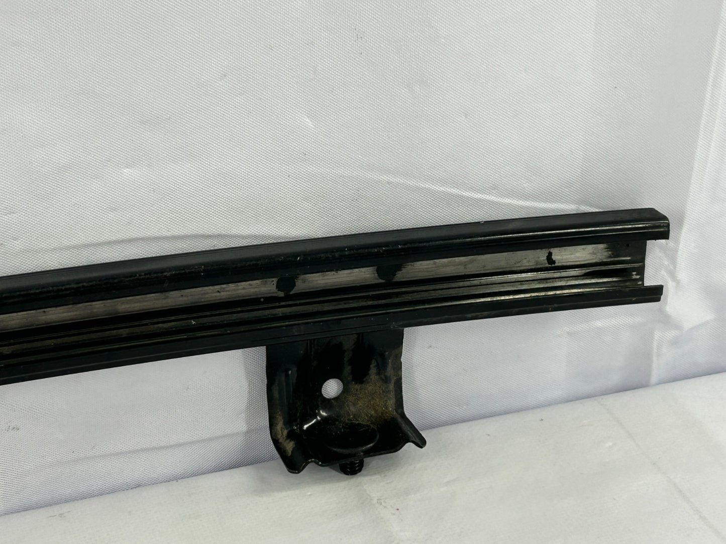 2005-2009 Subaru Outback Front Left Window Guide Sash Track OEM 61240AG110