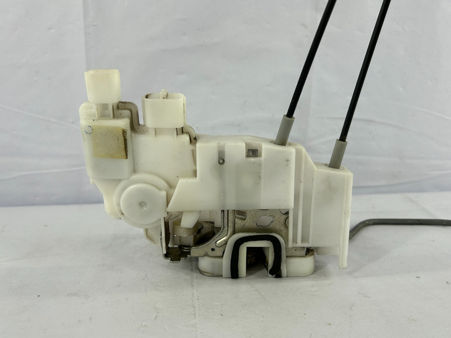 2005-2009 Subaru Outback Front Right Door Lock Latch Actuator OEM 61031AG17B