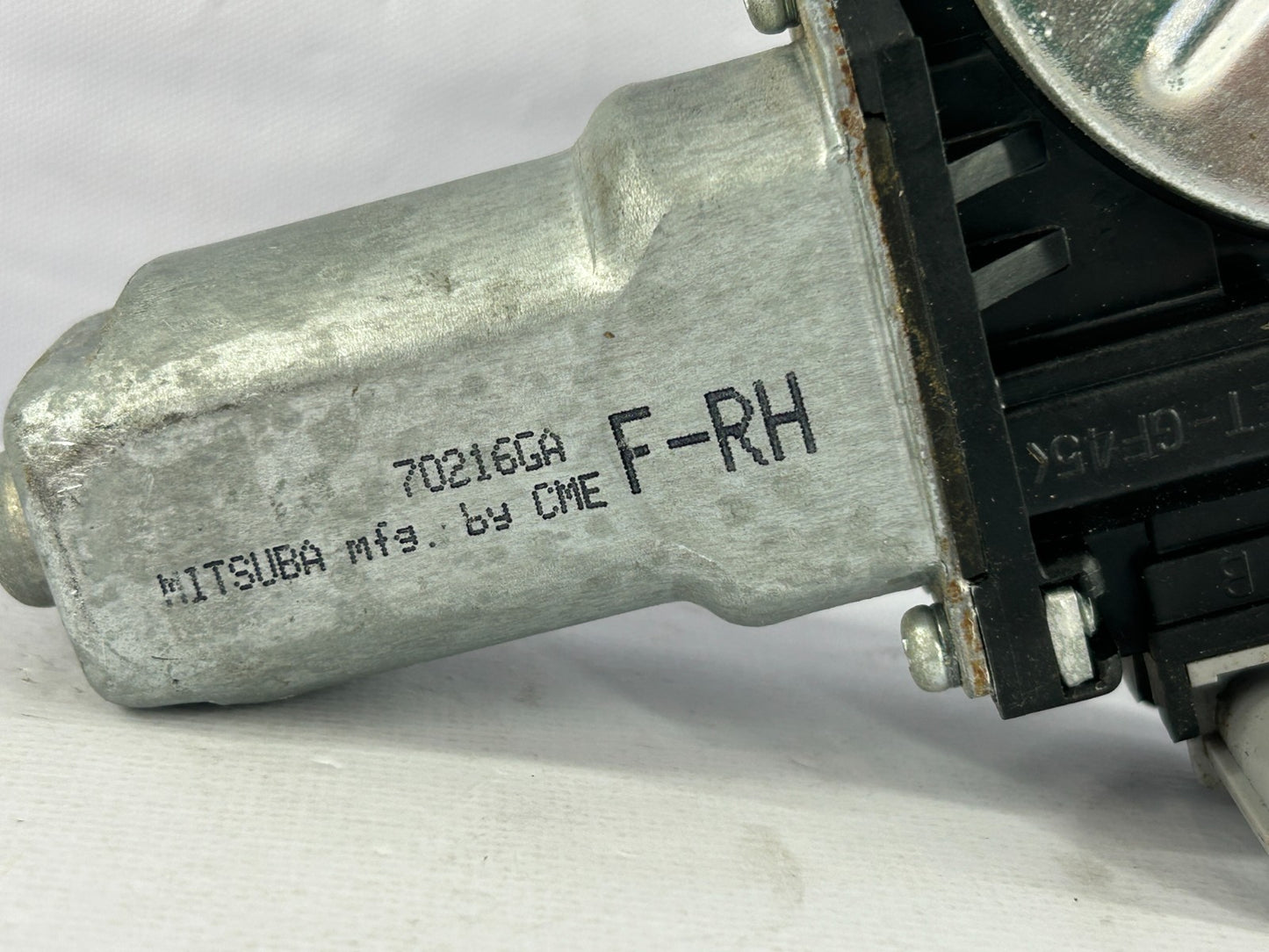 2005-2009 Subaru Outback Front Right Passenger Side Window Motor OEM 61188AG00A