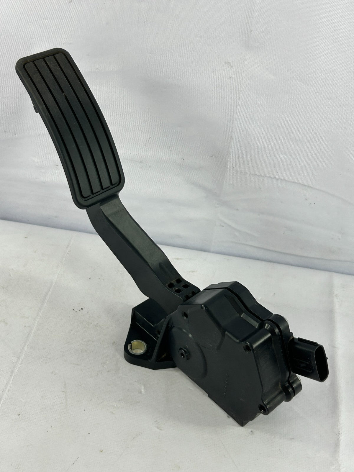 2007-2014 Subaru Outback Accelerator Gas Pedal Assembly 36010AG140