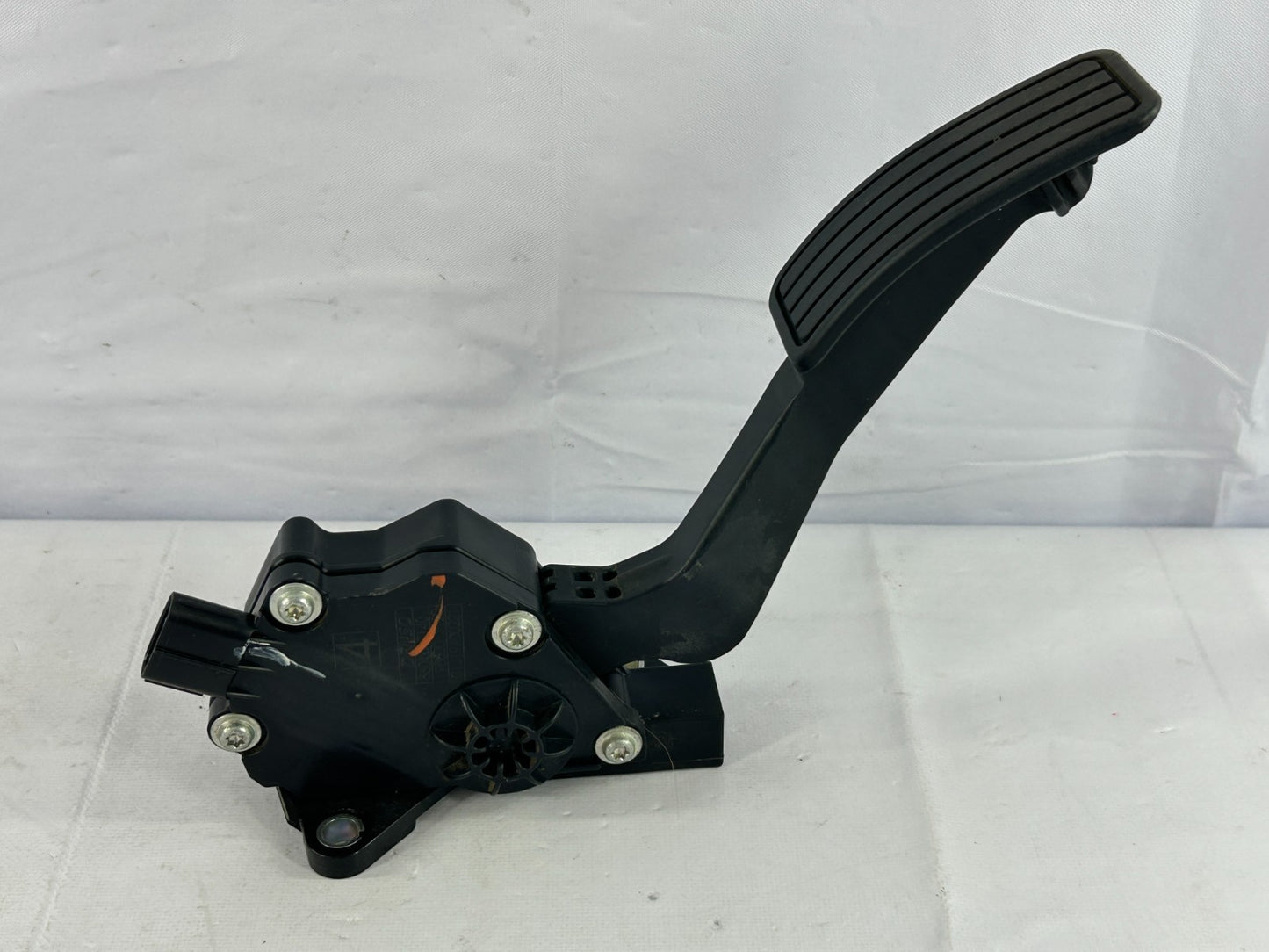 2007-2014 Subaru Outback Accelerator Gas Pedal Assembly 36010AG140