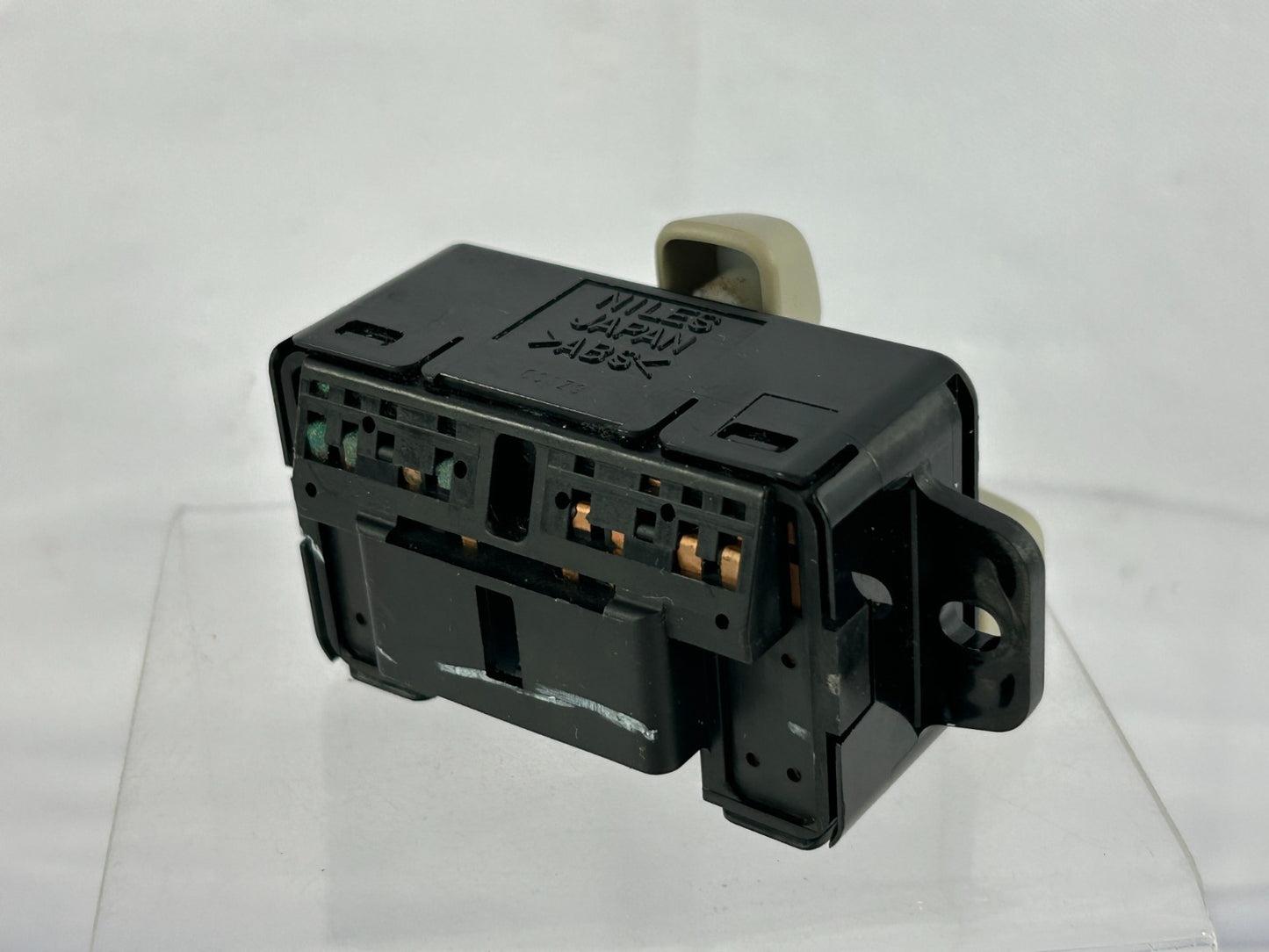 2005-2009 Subaru Outback Left Side 8 Way Power Seat Switch Beige OEM 64176AE10A