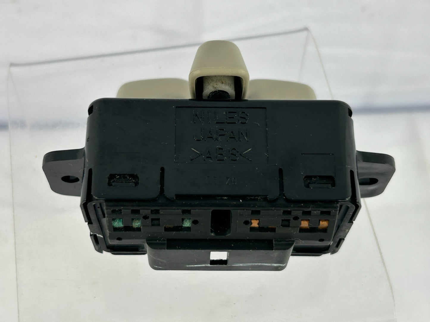 2005-2009 Subaru Outback Left Side 8 Way Power Seat Switch Beige OEM 64176AE10A