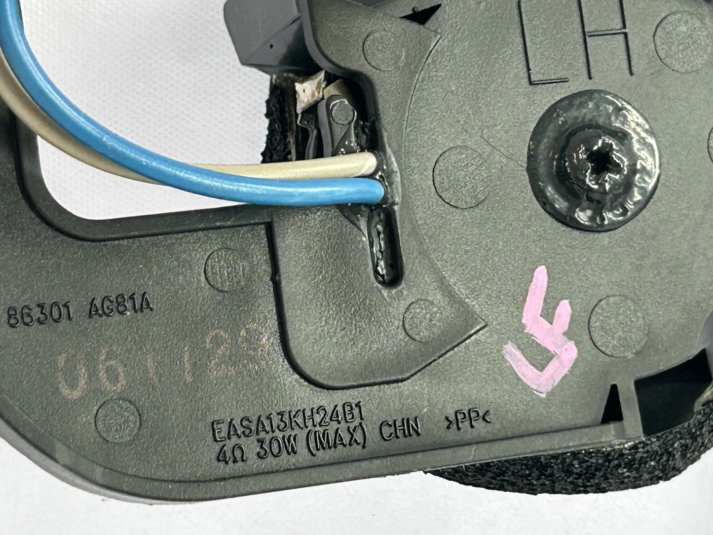 2005-2009 Subaru Outback Front Left Driver Door Tweeter Speaker OEM 86301AG81A