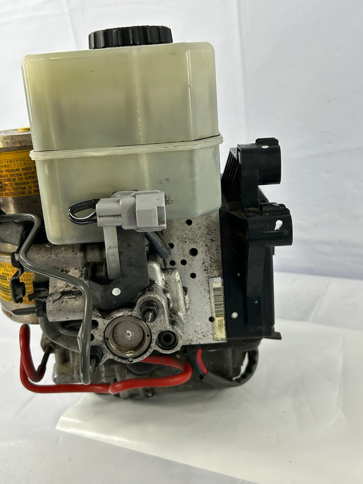 1998-2000 Toyota Land Cruiser Brake ABS Pump Master Cylinder 47050-60010 OEM