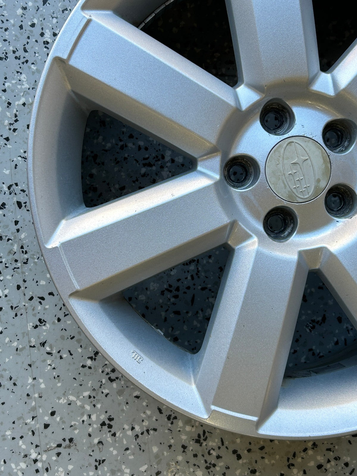 2008-2009 Subaru Outback Alloy 7 Spoke 17x7J 17-inch Wheel Rim 5-Bolt OEM